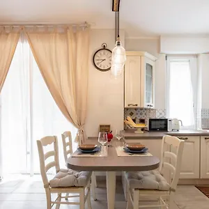 https://be-house.it-lombardy.com